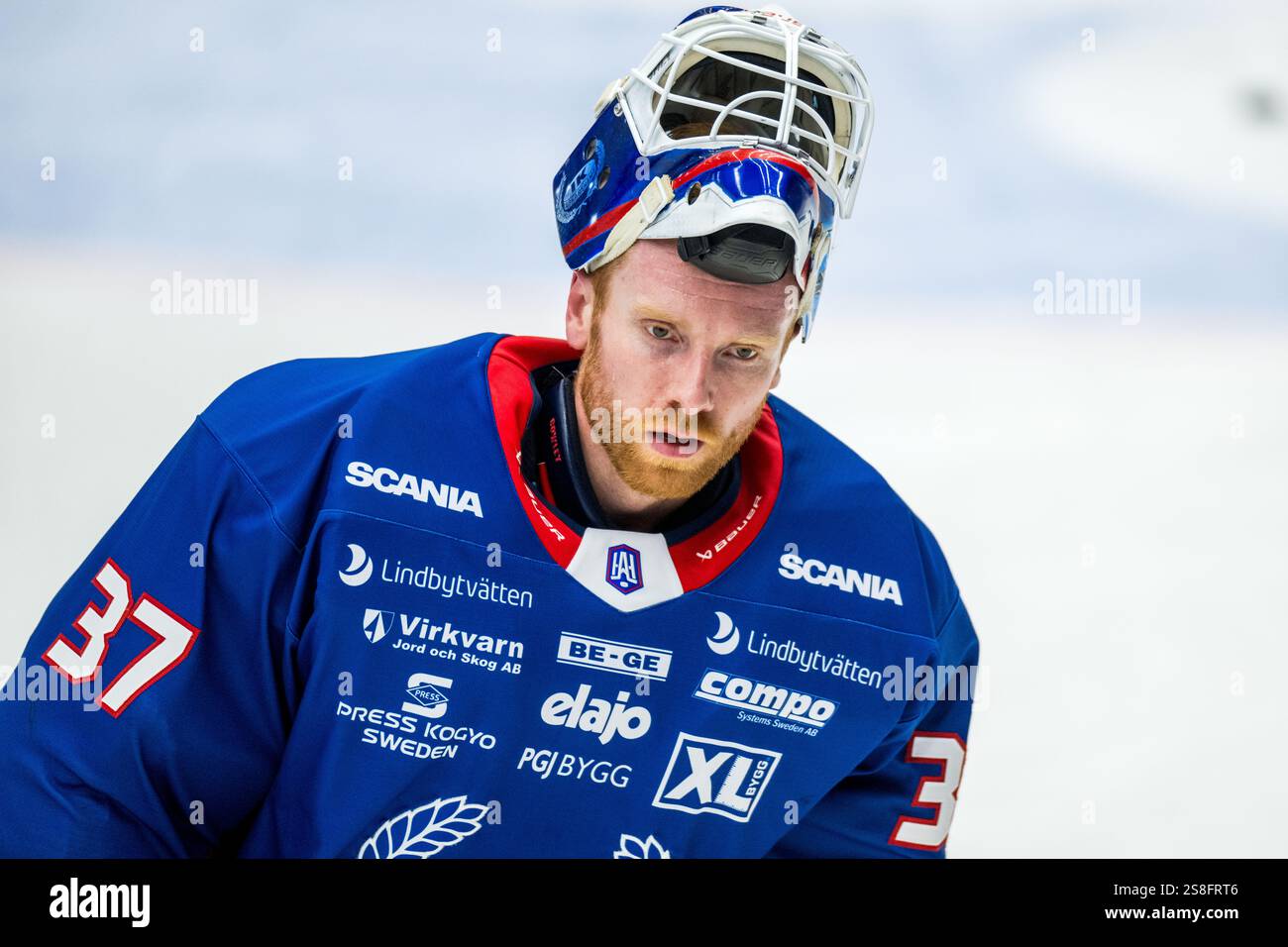 Oskarshamn, Sverige. 22nd Jan, 2025. 250122 Oskarshamns målvakt Evan ...