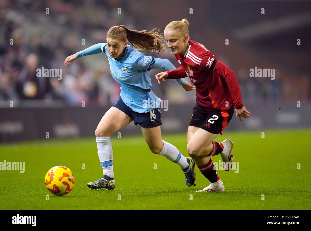 Manchester City's Jess Park and Manchester United's Anna Sandberg
