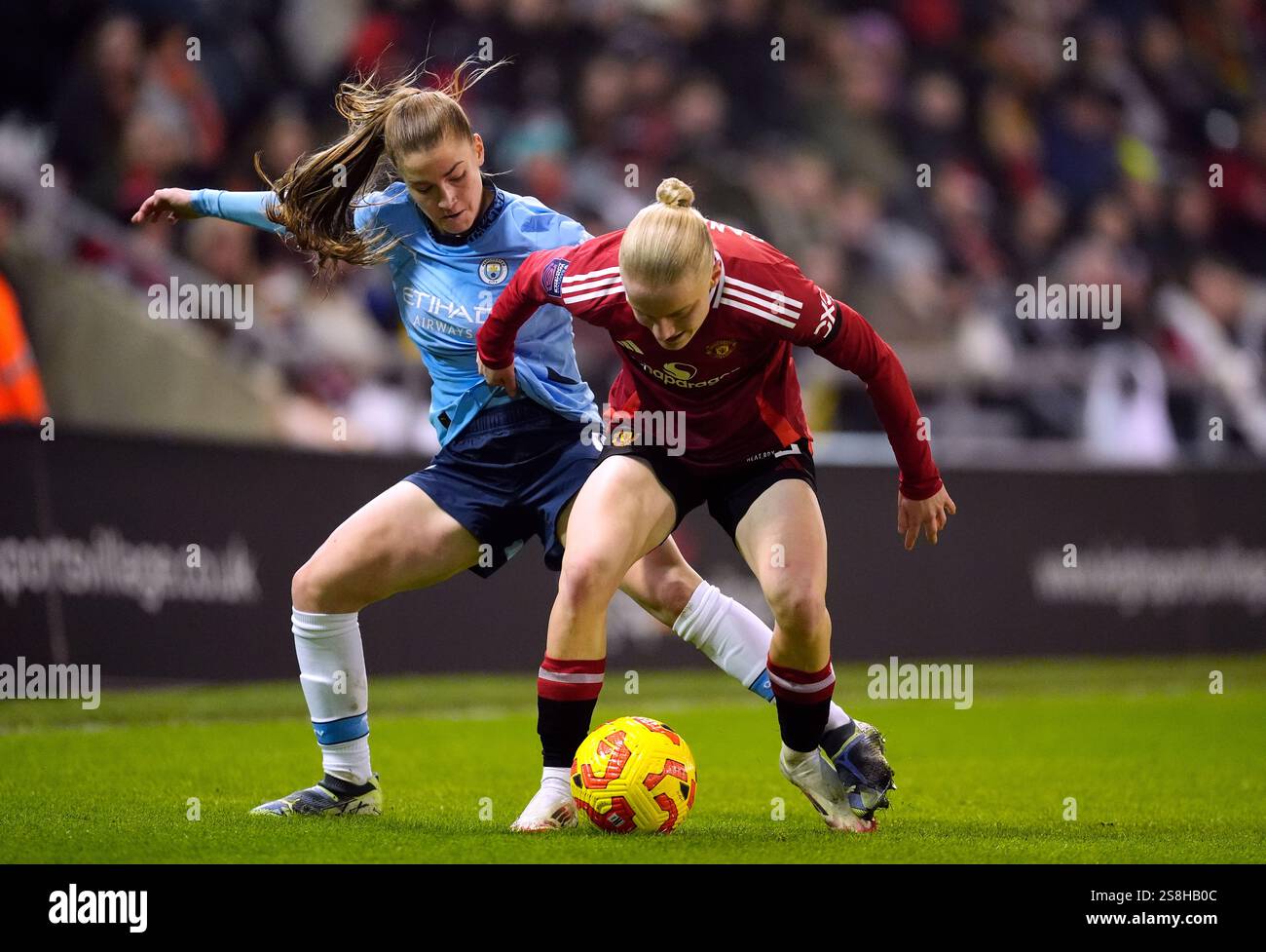 Manchester City's Jess Park and Manchester United's Anna Sandberg