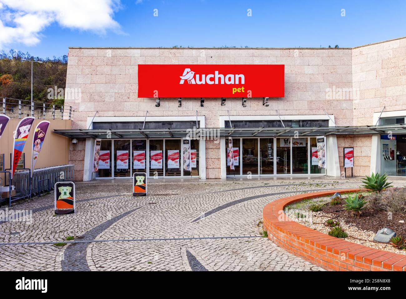 Auchan pet hi-res stock photography and images - Alamy