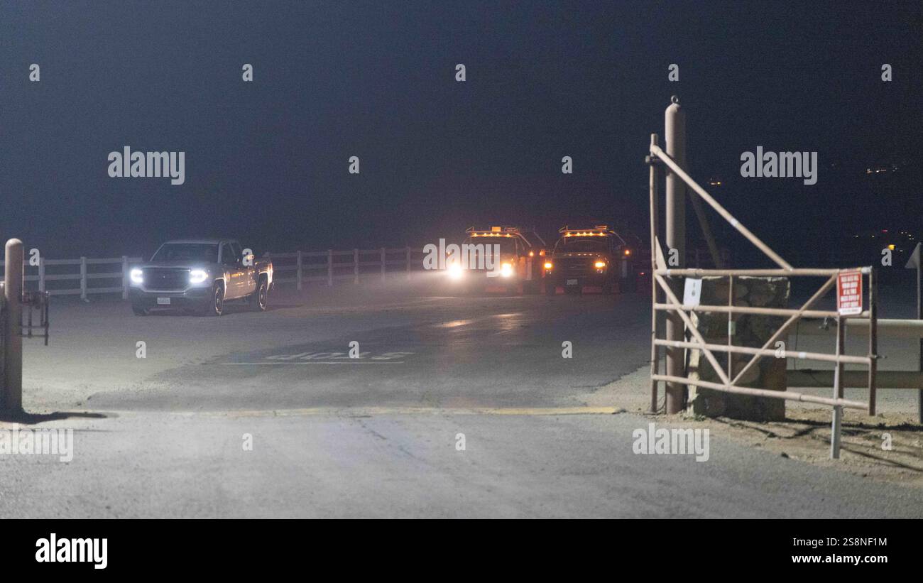 Castaic, California, USA. 22nd Jan, 2025. Hughes fire, in Castaic, forced evacuations at Los Angeles County Jail and came dangerously close to the facility. (Credit Image: © Amy Katz/ZUMA Press Wire) EDITORIAL USAGE ONLY! Not for Commercial USAGE! Stock Photo