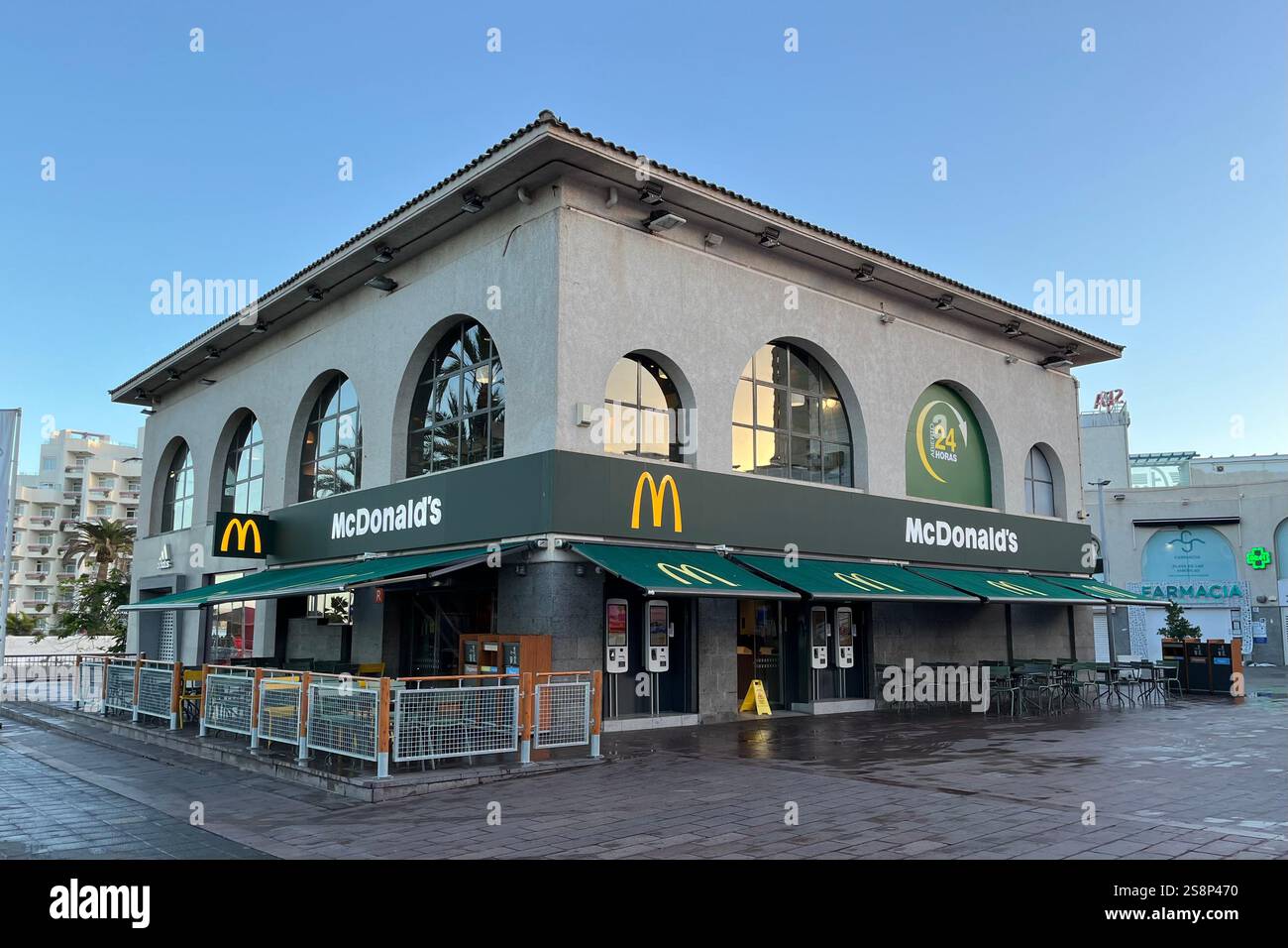 McDonalds Restaurant in Playa de las Américas. Arona, Tenerife, Canary Islands, Spain. 14th January 2025. - Smartphone Captured Stock Image