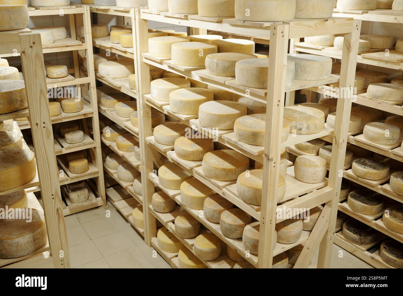 Multiple shelves filled hi-res stock photography and images - Alamy