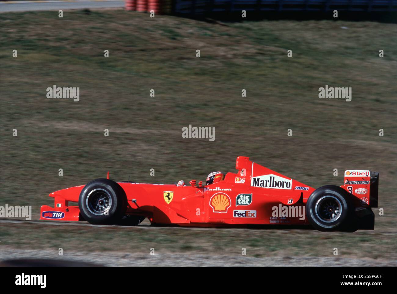 FIGURA ORIGINAL DEL PILOTO Michael Schumacher Con Decoración MARLBORO De Ferrari WINNER 1:18