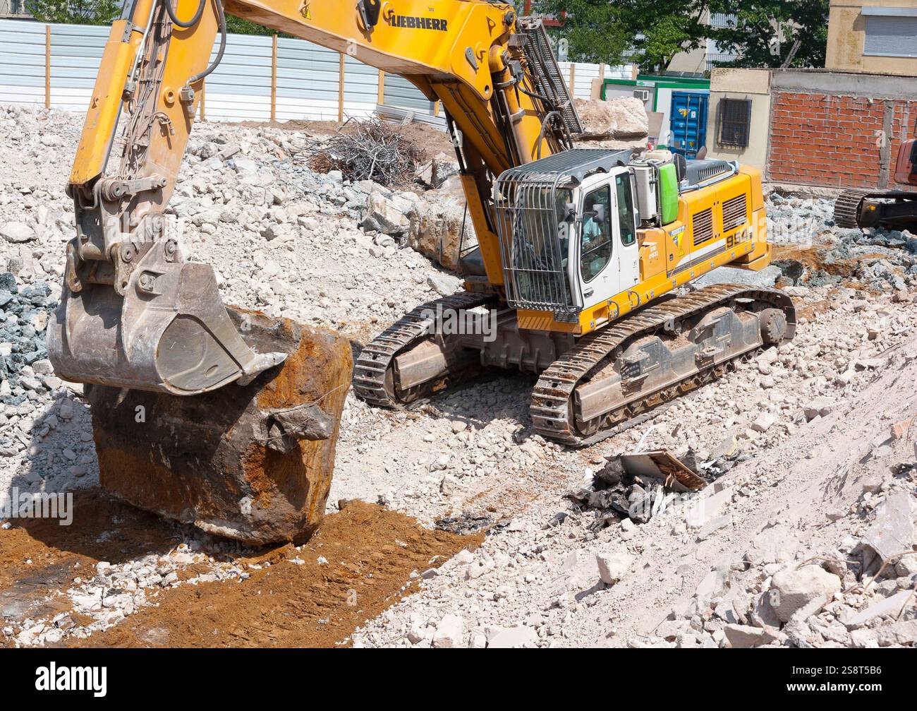Liebherr 954 hi-res stock photography and images - Alamy