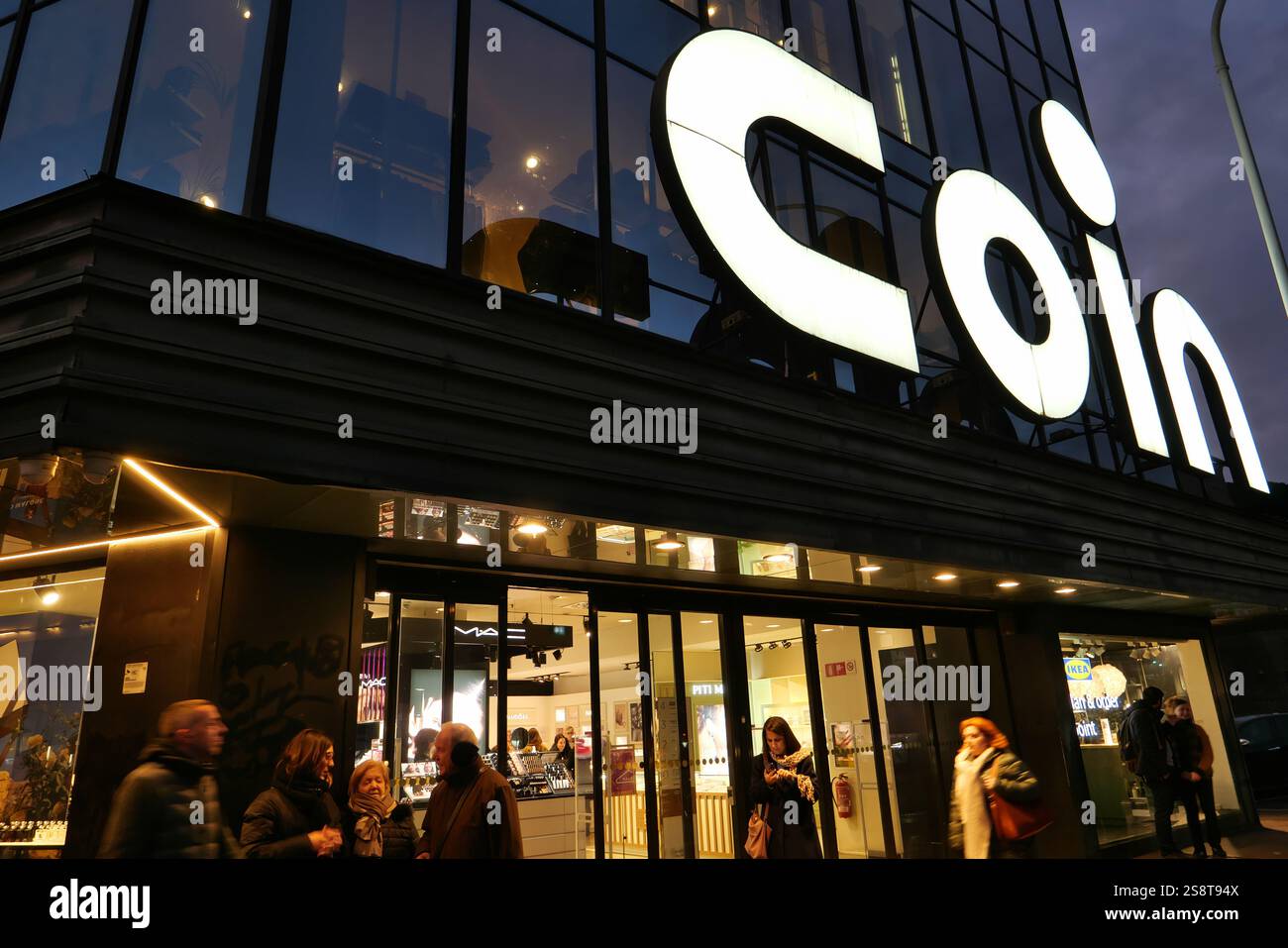 COIN FASHION STORE ENTRANCE Stock Photo - Alamy