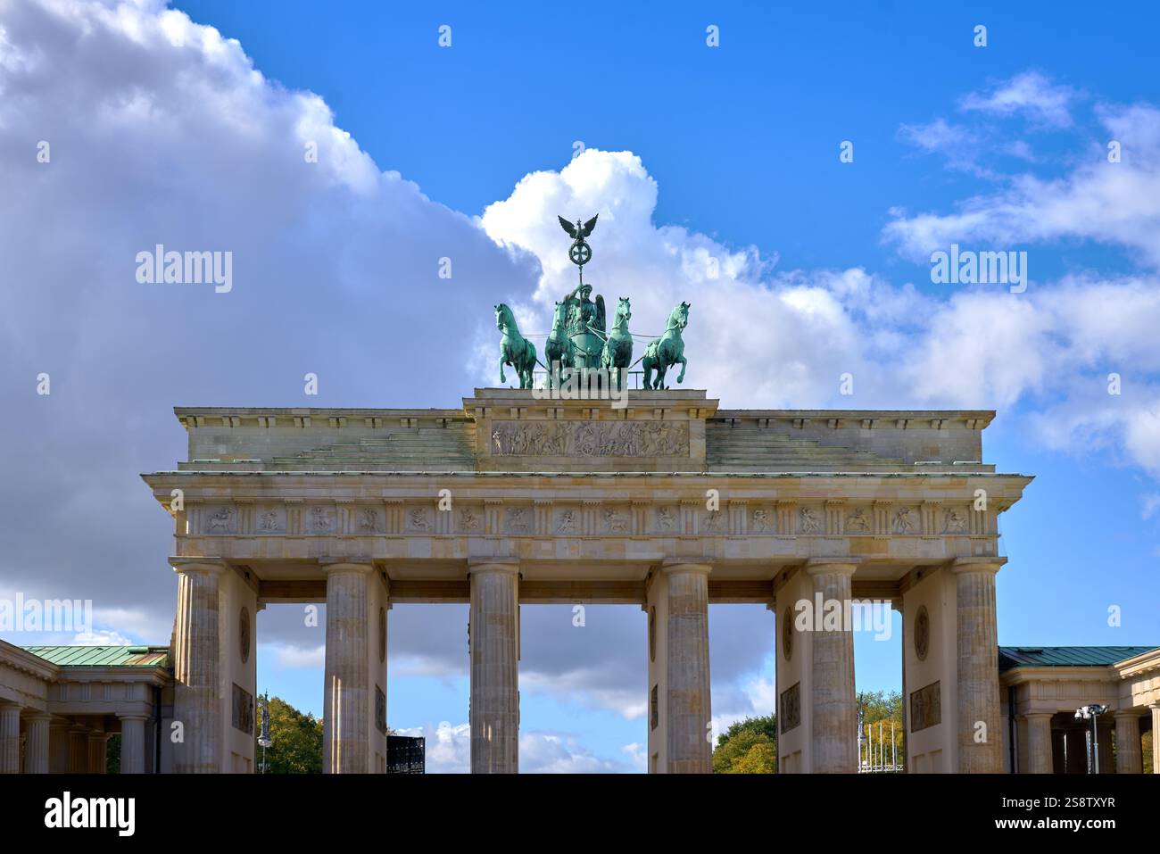 brandenburg-gate-winged-quadriga-and-columns-the-winged-quadriga