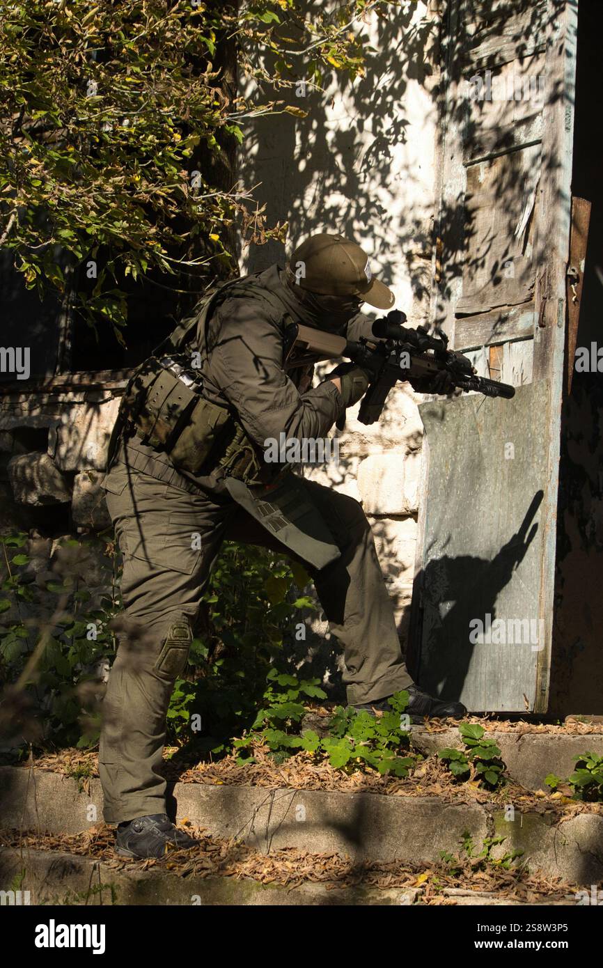 Tactical operation hi-res stock photography and images - Alamy