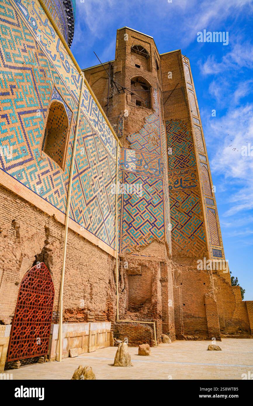 Bibi-Khanym Mosque in Samarkand, Uzbekistan, Central Asia - Built in ...