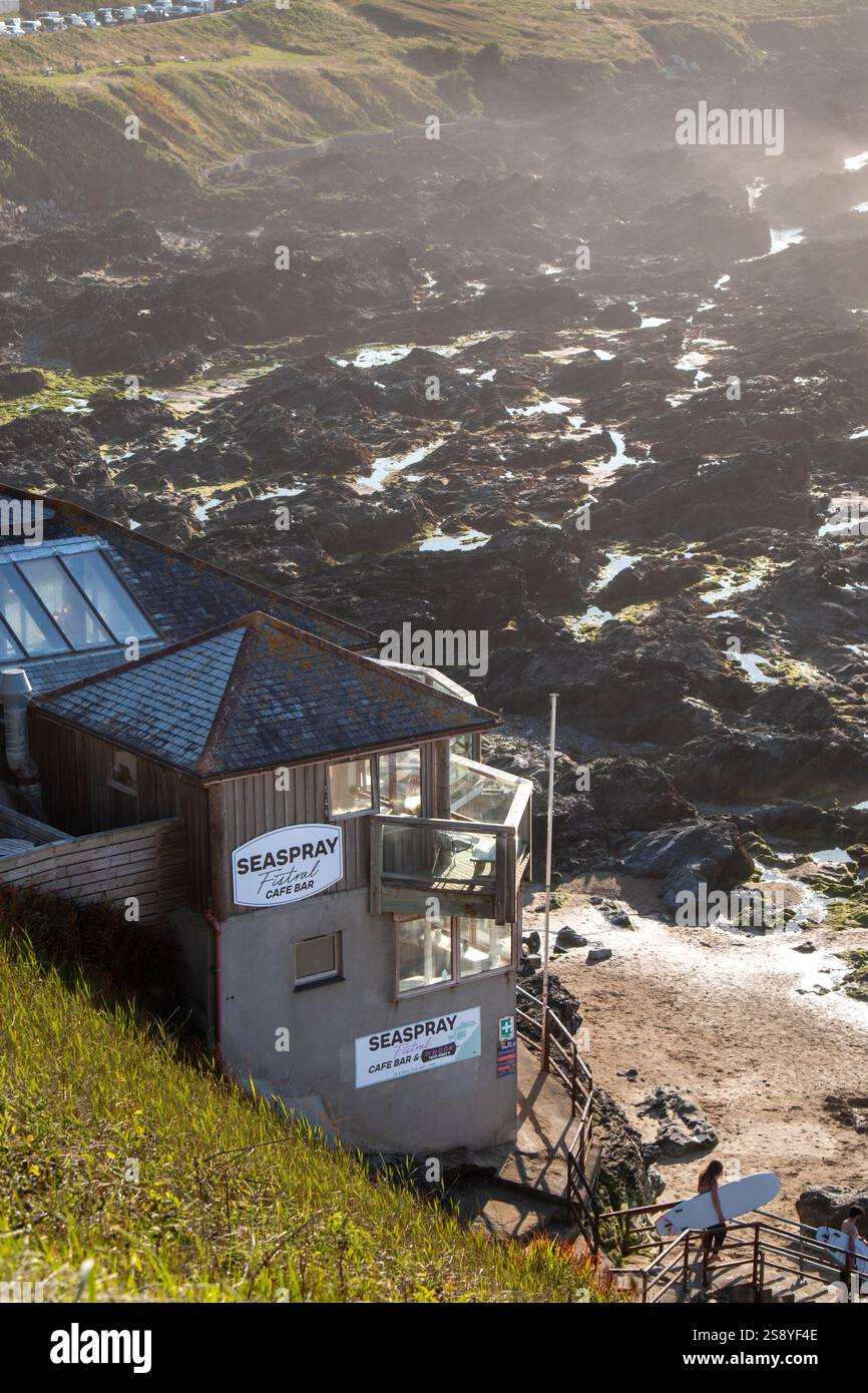 The Seaspray Cafe perched on the cliff overlooking Fistral Beach, Newquay, Cornwall, England, UK Stock Photo