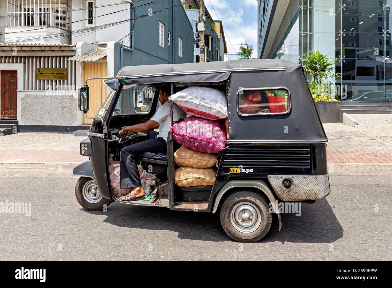 Transport Of Goods In A Tuktuk Stock Photo Alamy transport-of-goods-in-a-tuktuk-stock-photo-alamy