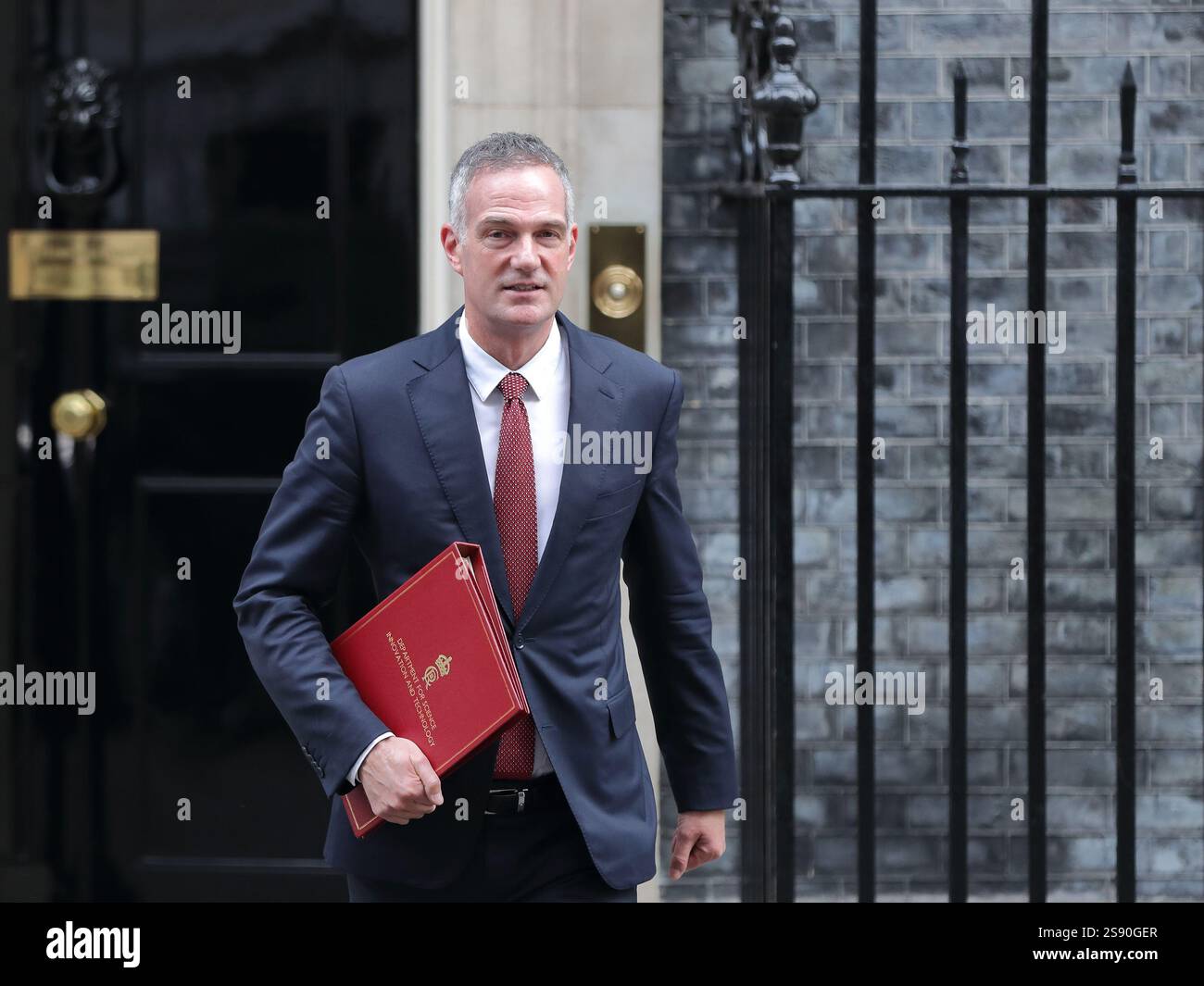 Secretary of state for science and innovation hi-res stock photography ...