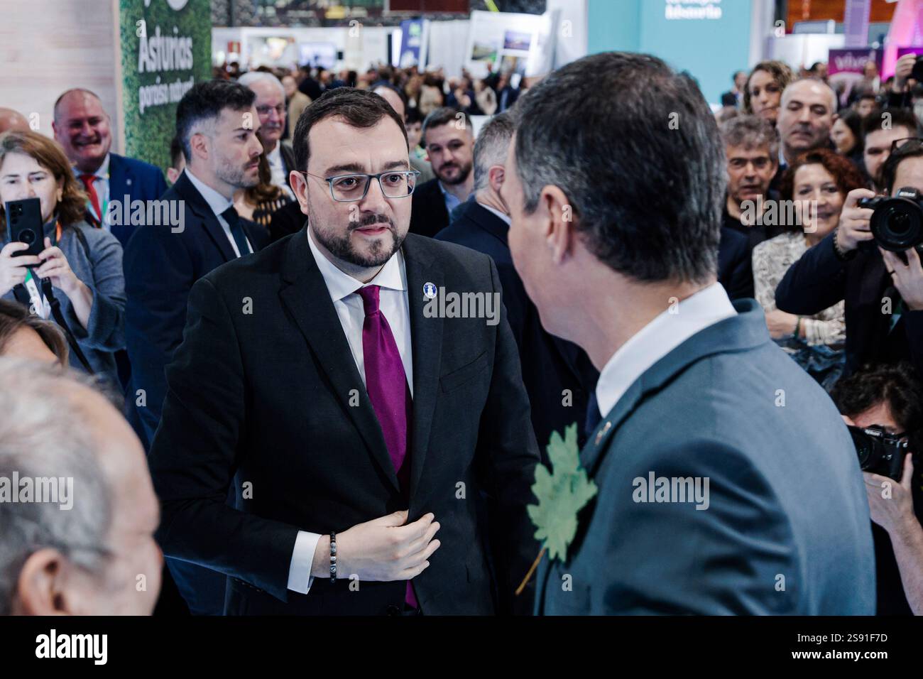 The president of Asturias, Adrián Barbón (left) and the president of ...