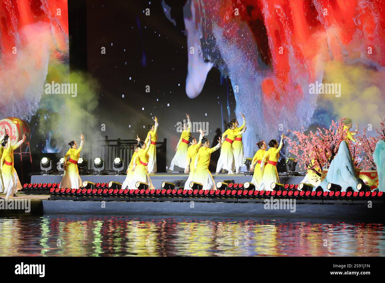 The 39th Qinhuai Lantern Show kicks off in Nanjing City, east China's ...