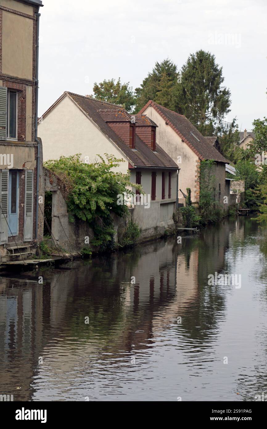 View of the River Avre, from the road bridge on the Rue du Pont Vert, Saint-Lubin-des-Joncherets, Normandy, France Stock Photo