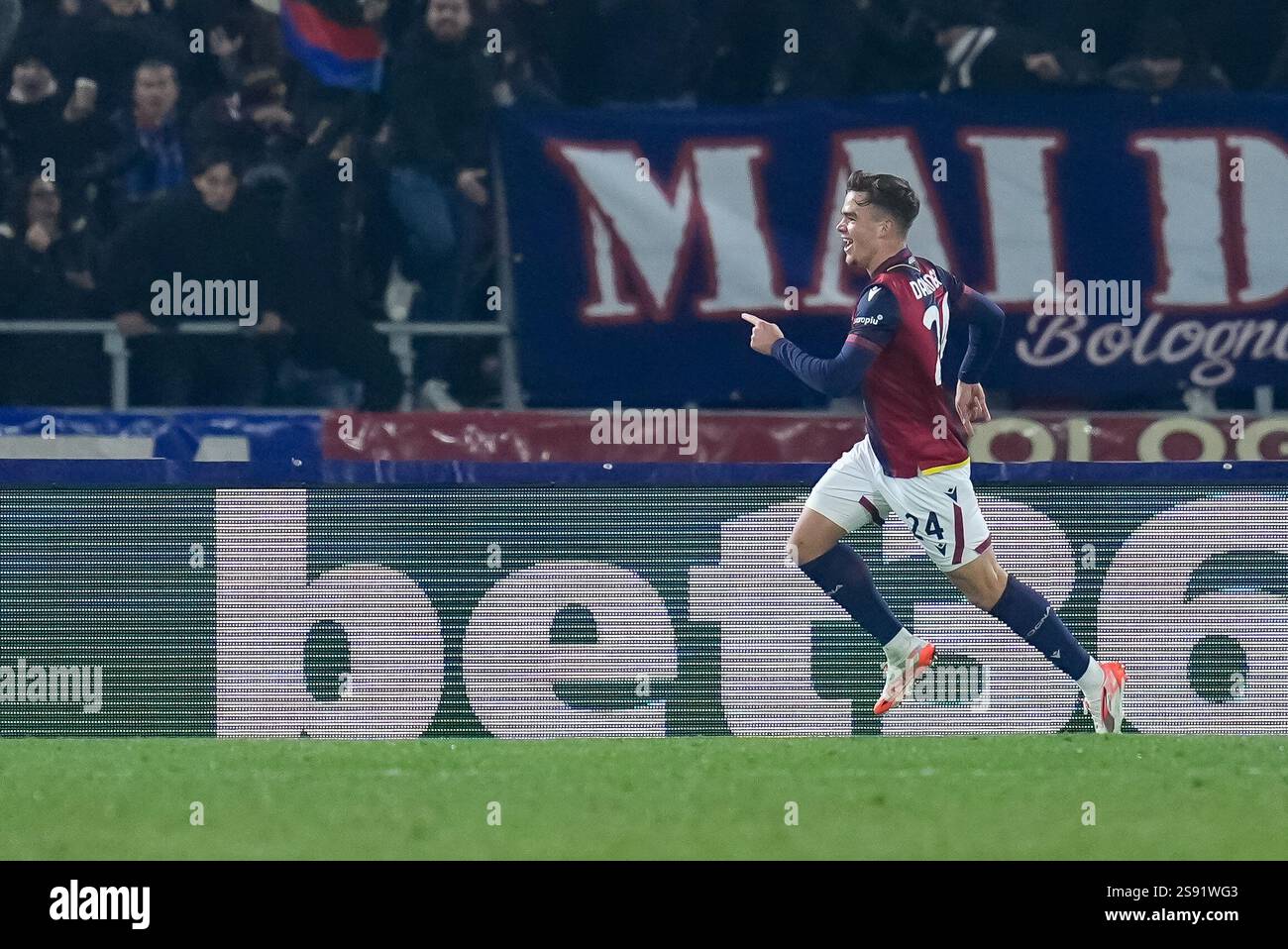 Thijs Dallinga of Bologna FC celebrates after scoring first goal during ...