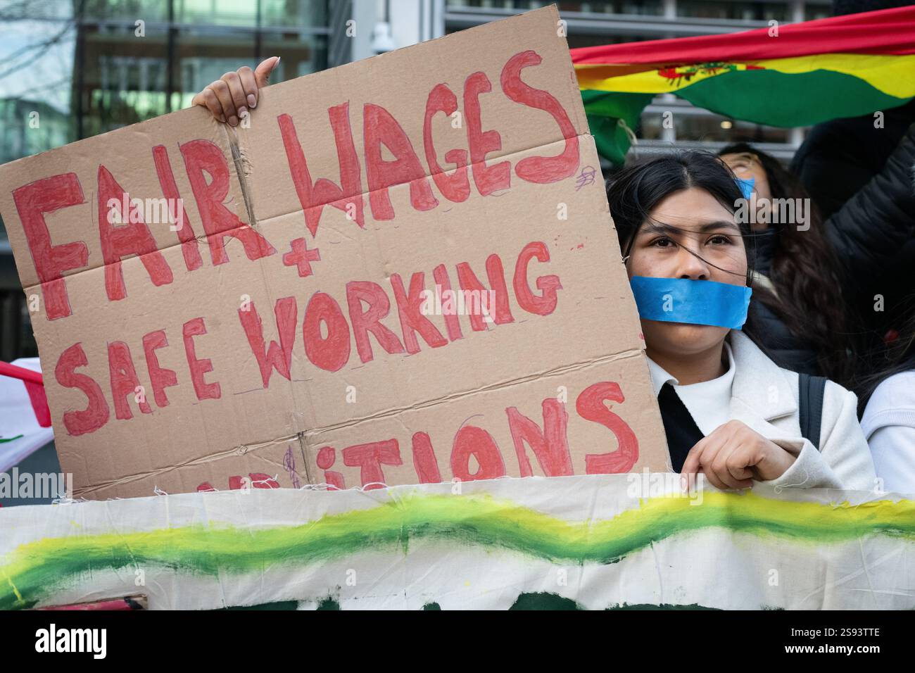 Working visas hi-res stock photography and images - Alamy