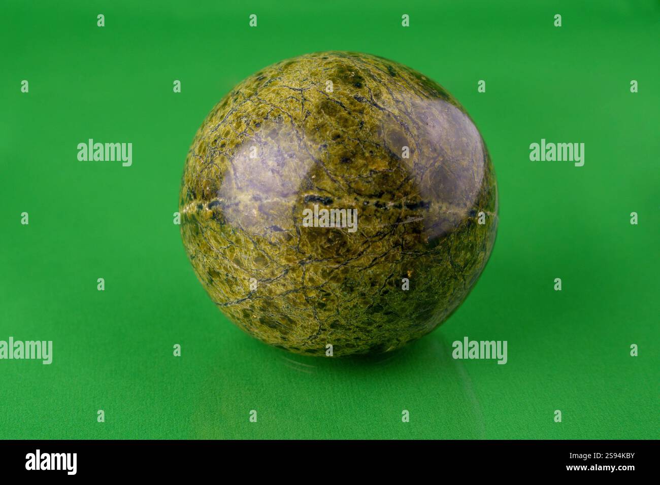 Reflective sphere texture hi-res stock photography and images - Alamy