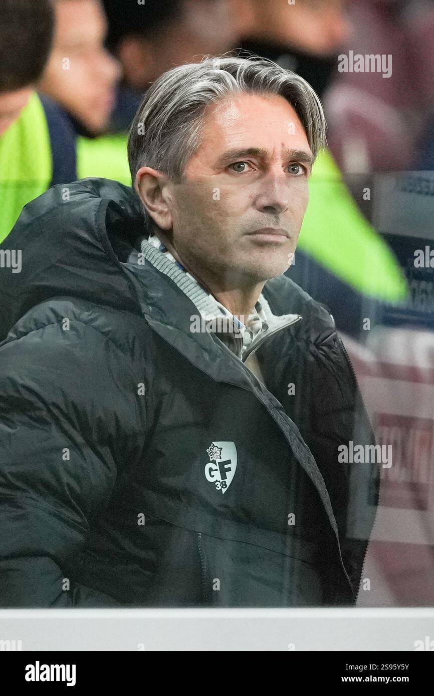 Franck RIZZETTO (Entraineur Grenoble GF38) during the Ligue 2 BKT match ...