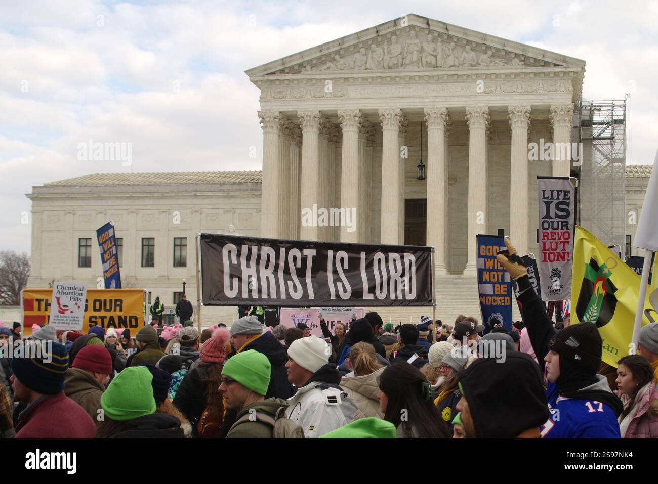 Washington, DC, USA. 24 Jan 2025. March for Life participants hold up