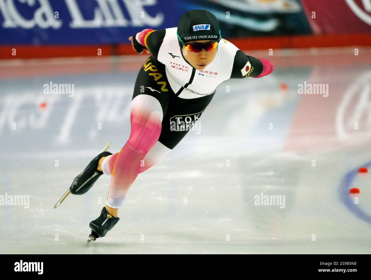 Japan's Miho Takagi races in the women's 1000meter event at the ISU