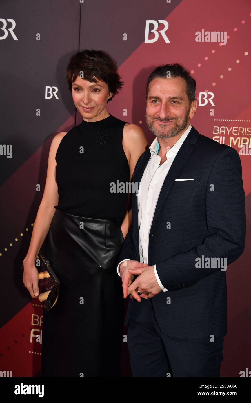 Julia Koschitz Und Tim Seyfi / Verleihung Des Bayerischen Filmpreis