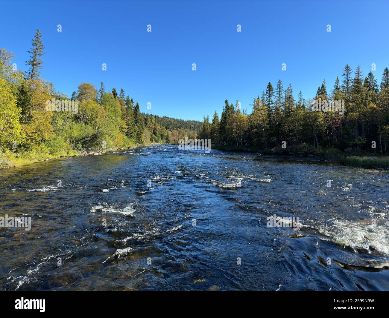 River mountain sky hi-res stock photography and images - Alamy