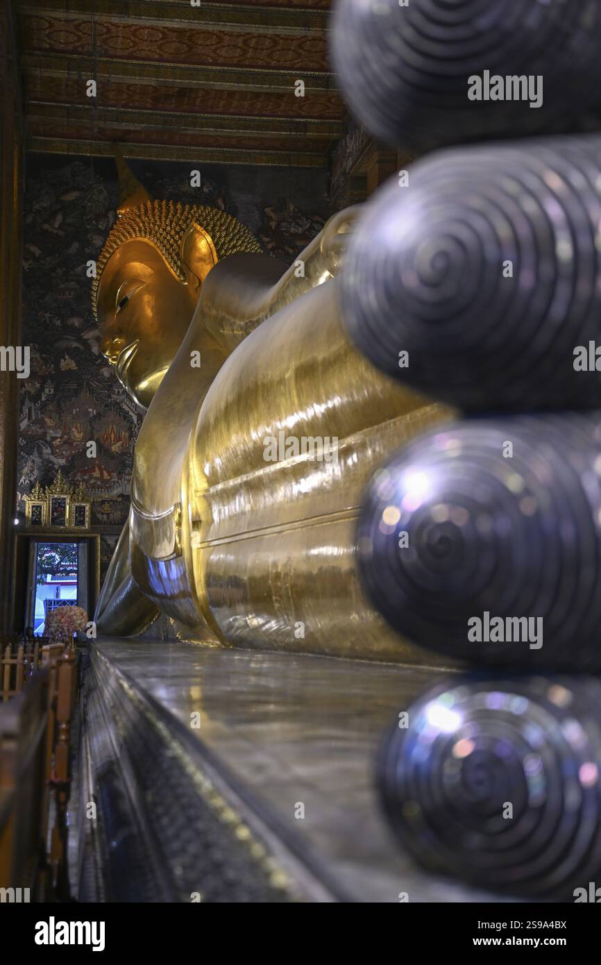 Reclining Buddha in Wat Pho, Temple of the Reclining Buddha, Bangkok ...