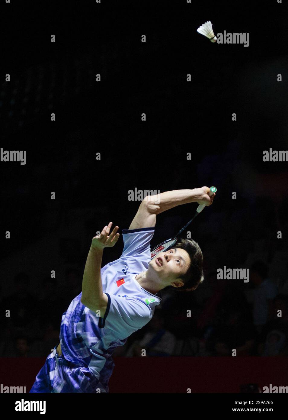 Shi Yu Qi Racket (250125) -- JAKARTA, Jan. 25, 2025 (Xinhua) -- Shi Yuqi hits a return ...