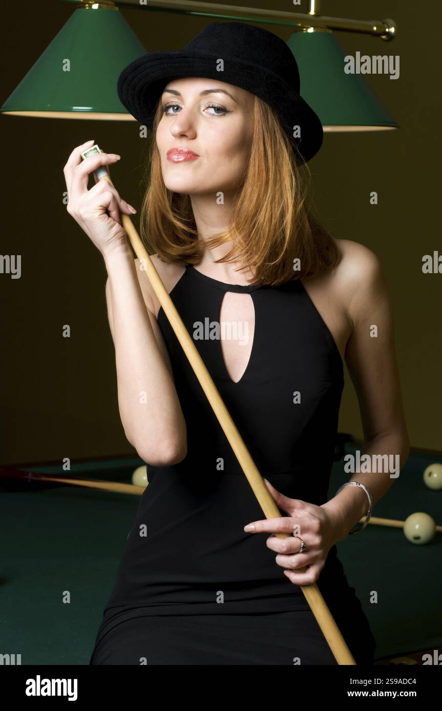 Yalangoch rus hamshiralarining fotosuratlari Yalangoch rus hamshiralarining fotosuratlari