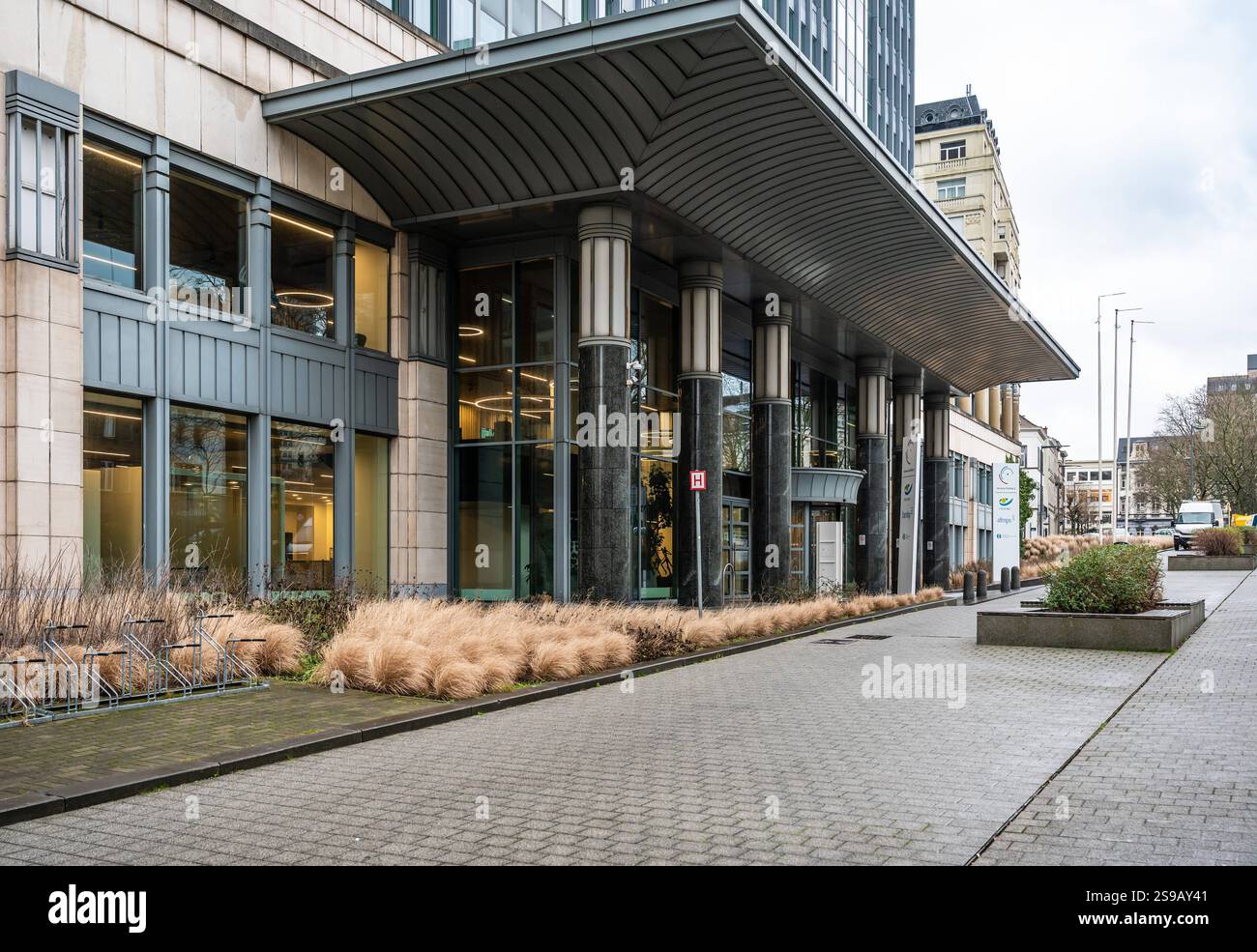 Building and entrance of the National Institute for Health and ...