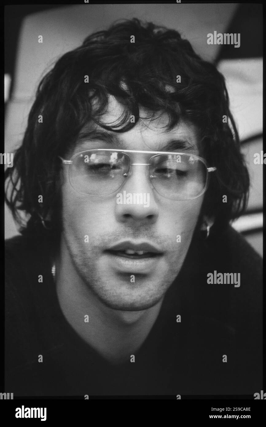 Rick Witte RICK WITTER, SHED SEVEN, READING FESTIVAL 98: A portrait of Rick Witter ...