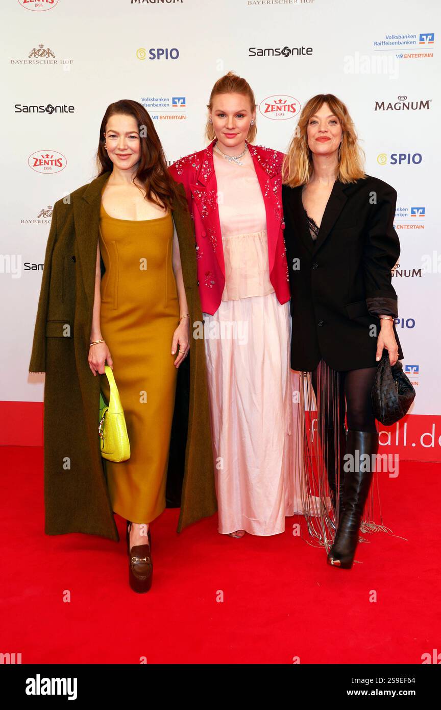 hannah-herzsprung-rosalie-thomass-und-heike-makatsch-beim-49