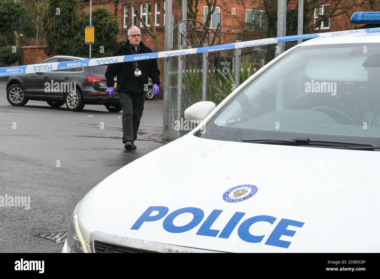 Wharf Road, Kings Norton, Birmingham 26th January 2025 - Police have sealed off a pub in the Kings Norton area of Birmingham after 3 people were stabbed. Officers have since arrested 3 men, 19-year-old man has been arrested on suspicion of attempted murder. First aid and a scene of chaos could be seen scattered on the floor of the pub as attempts were made to treat the wounded. A spokesperson for West Midlands Police said: 'We've arrested three men after three people were injured in a stabbing at a pub in Birmingham. Credit: British News and Media/Alamy Live News Stock Photo
