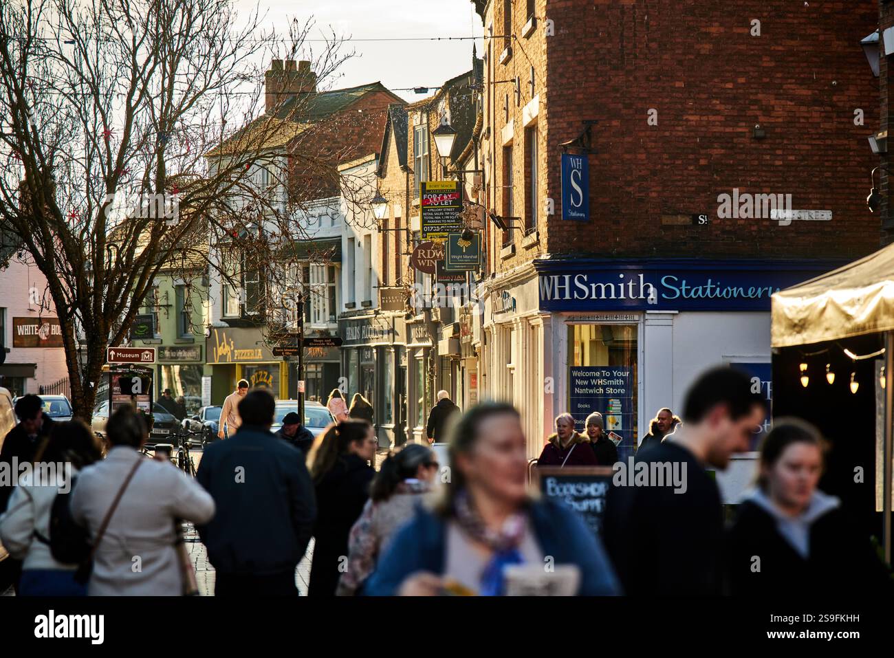 Town centre shops hi-res stock photography and images - Alamy
