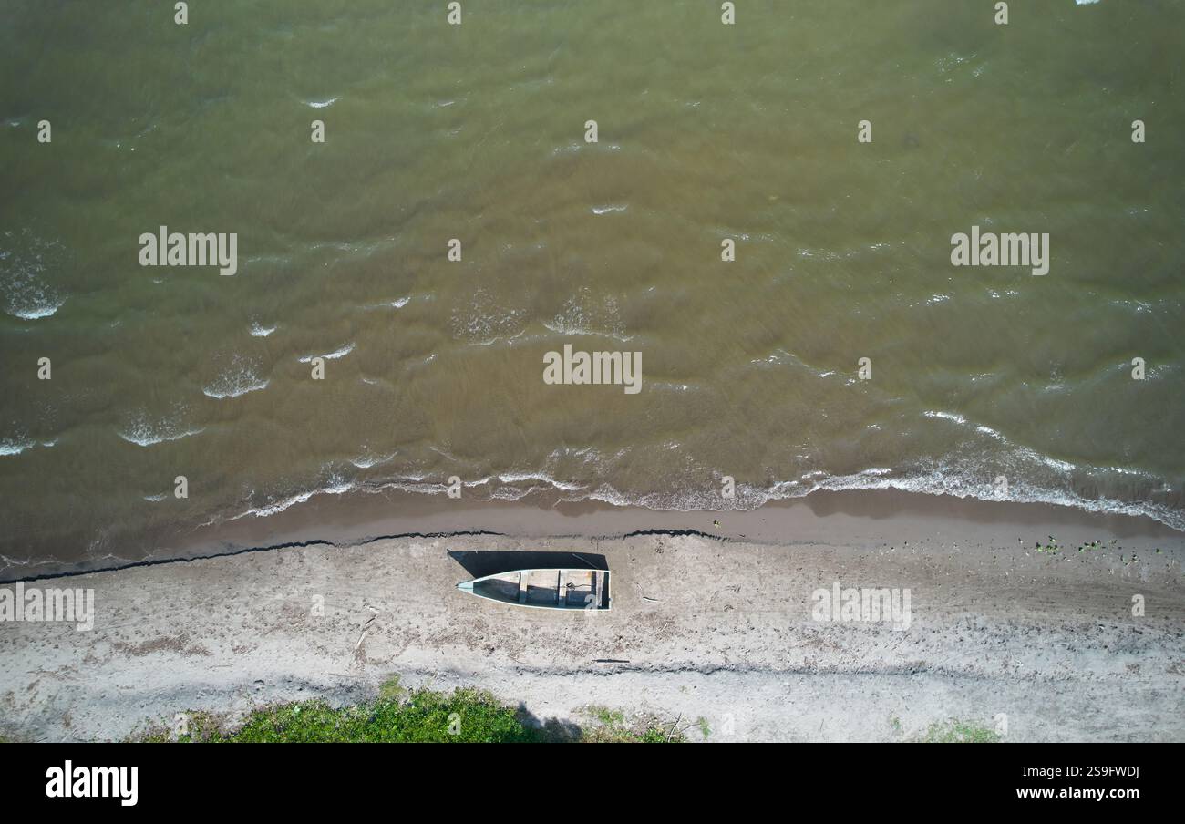 Top view abandoned boat shore hi-res stock photography and images - Alamy