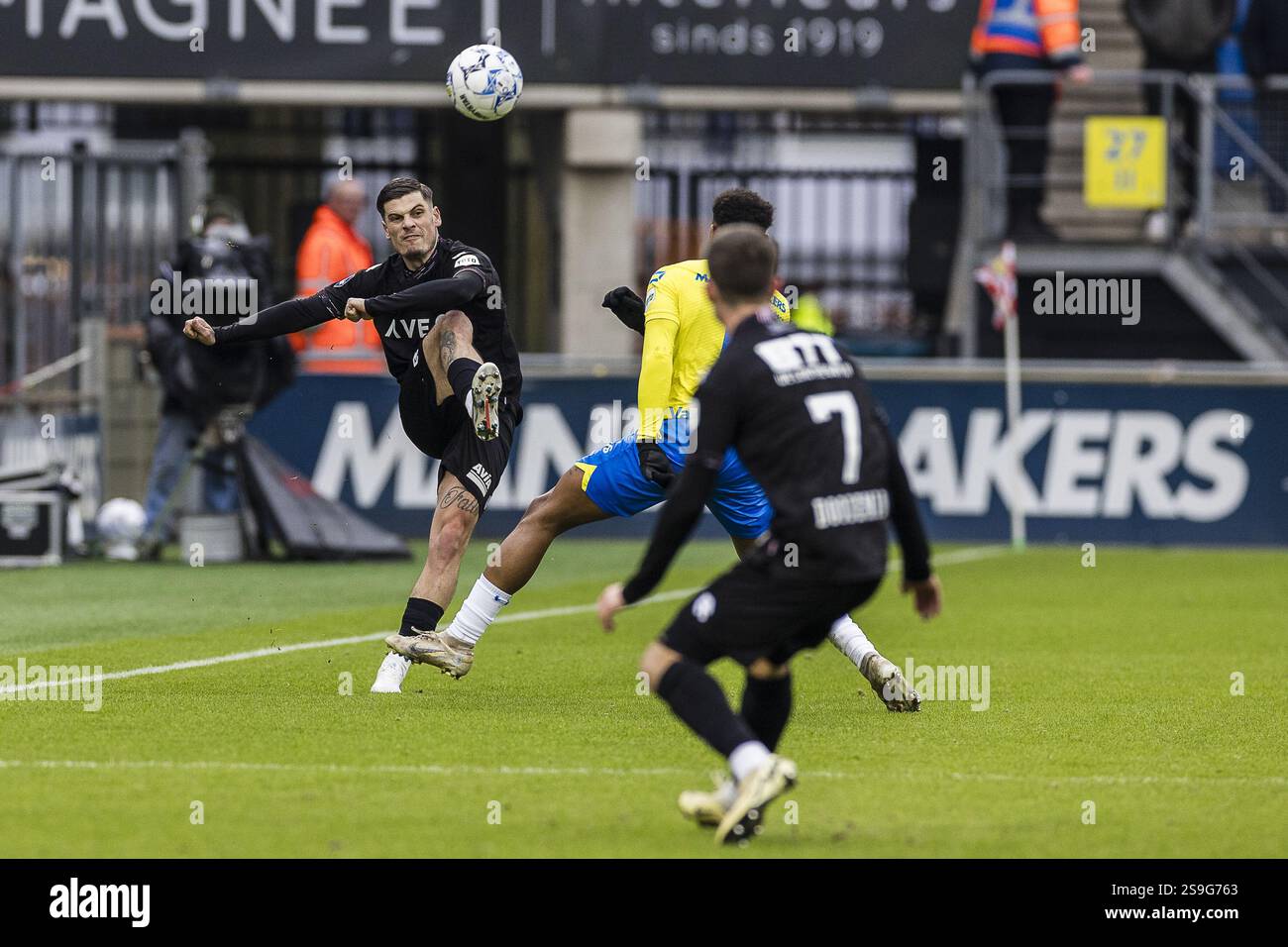 WAALWIJK, 2601 2025. Mandemakers stadium. Eredivisie voetbal, season
