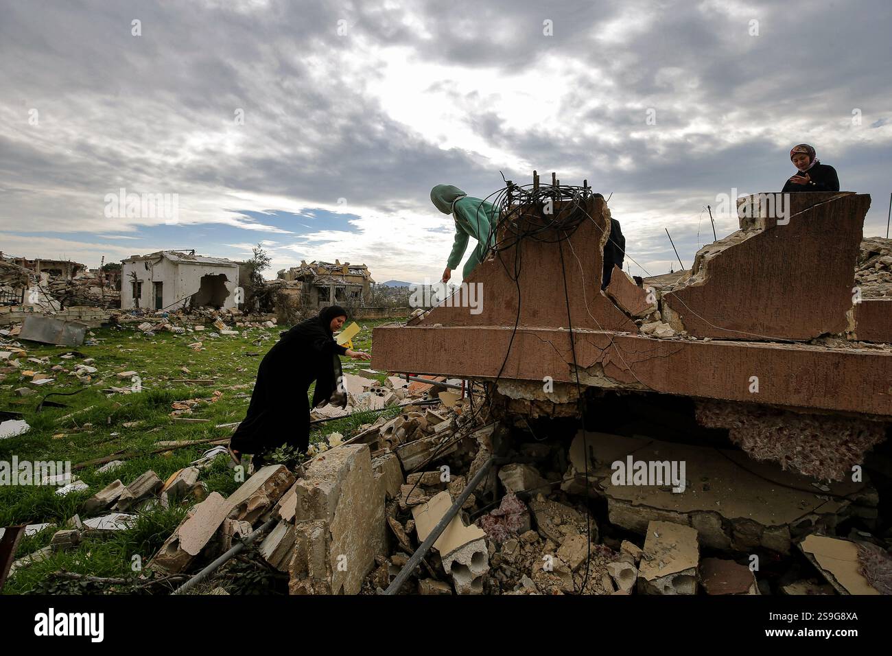 26 January 2025, Lebanon, Ayta ash-Shaab: Lebanese Muslim Shiite women ...