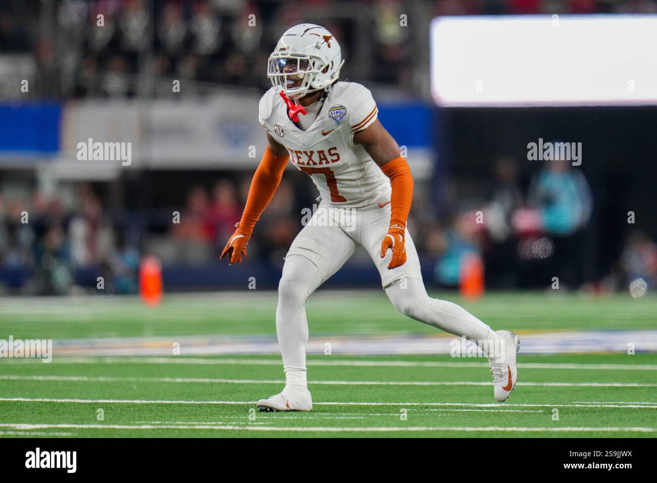 Texas defensive back Jahdae Barron (7) defends during the Cotton Bowl