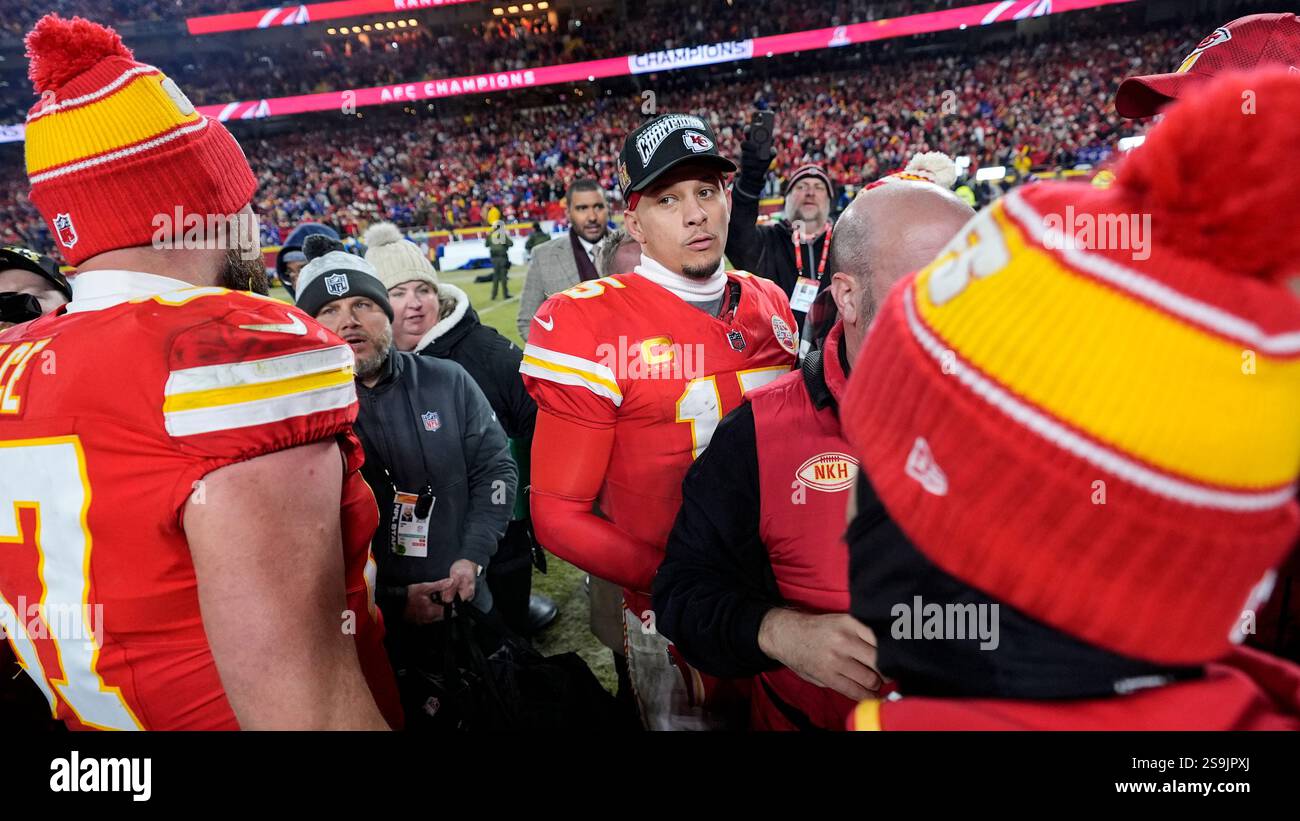 Kansas City Chiefs quarterback Patrick Mahomes, center, celebrates