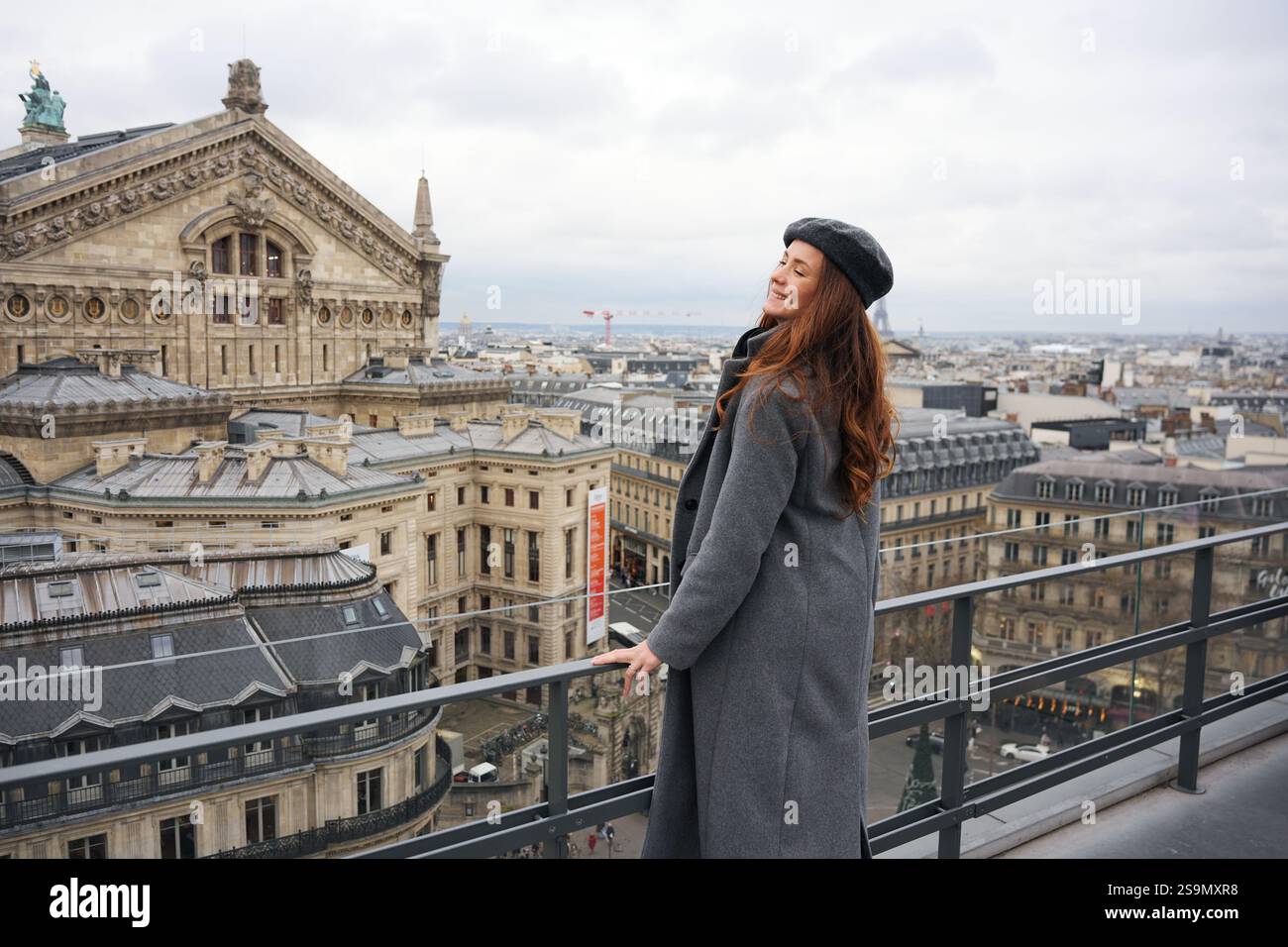 French woman beret hi-res stock photography and images - Alamy