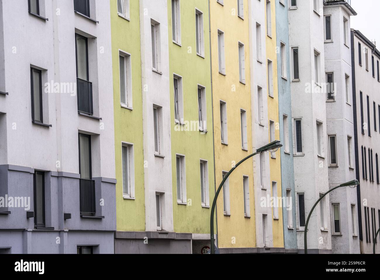 Residential buildings, rental flat, in the city centre, Duesseldorf-Pempelfort, North Rhine-Westphalia, Germany, Europe Stock Photo