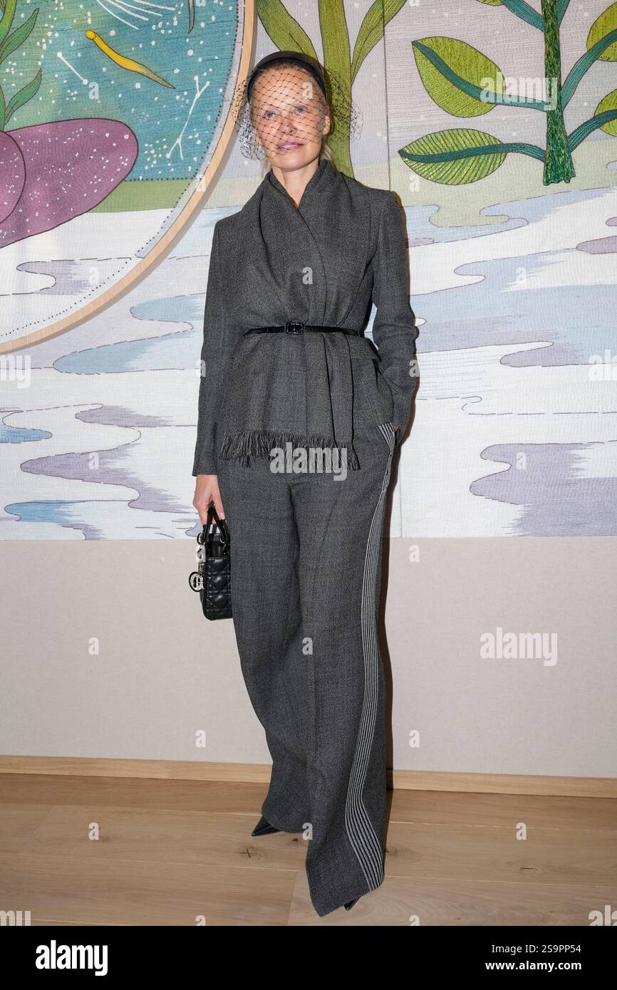 Pamela Anderson arrives for the Christian Dior Haute Couture Spring ...