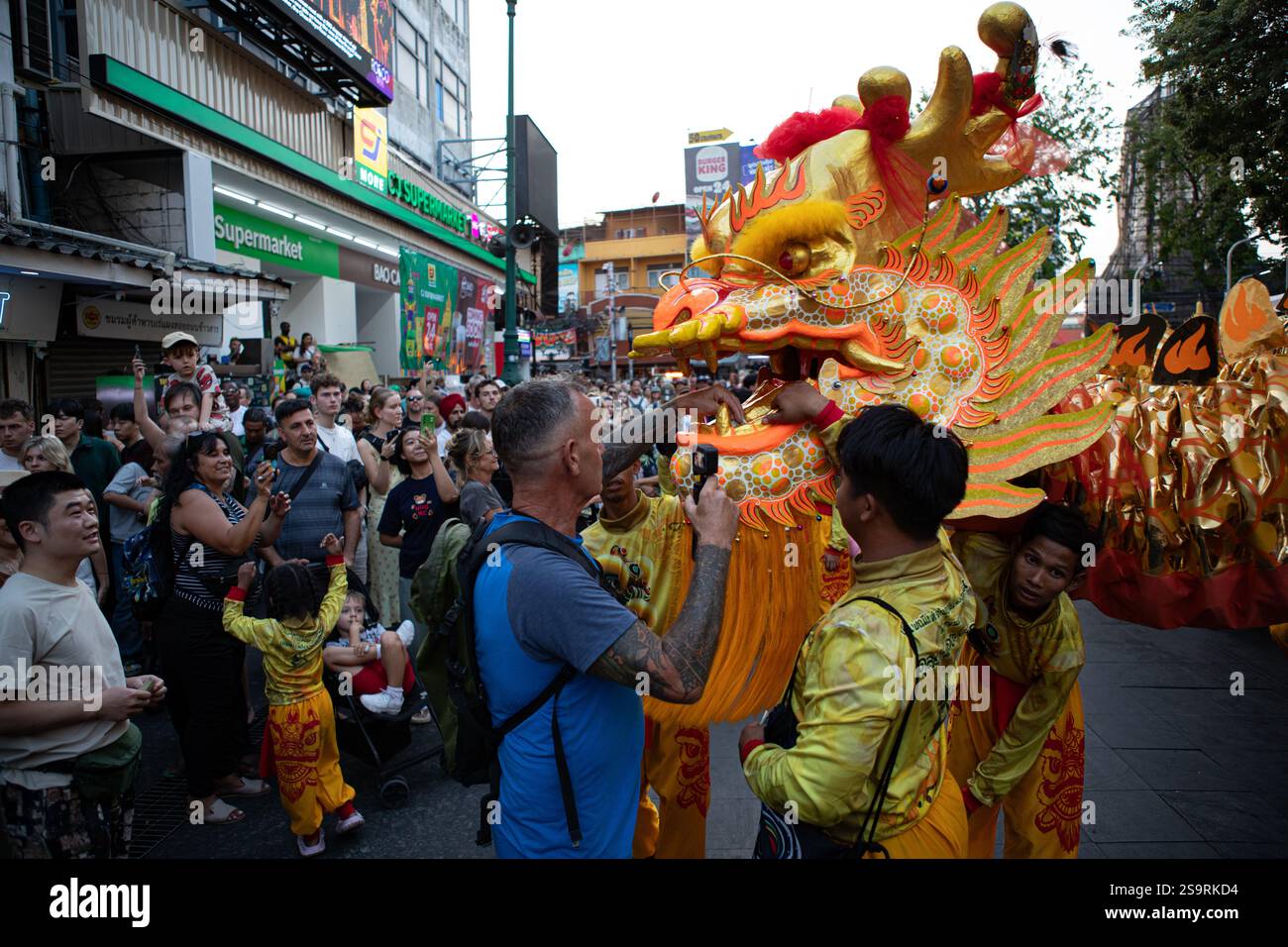 chinese new year bangkok dragon parade
