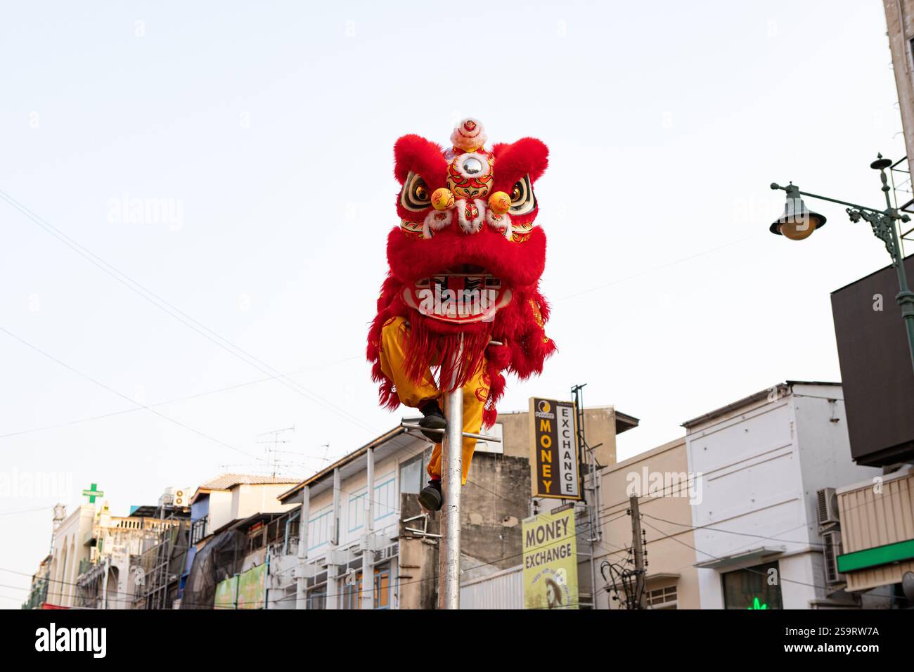chinese new year bangkok dragon parade