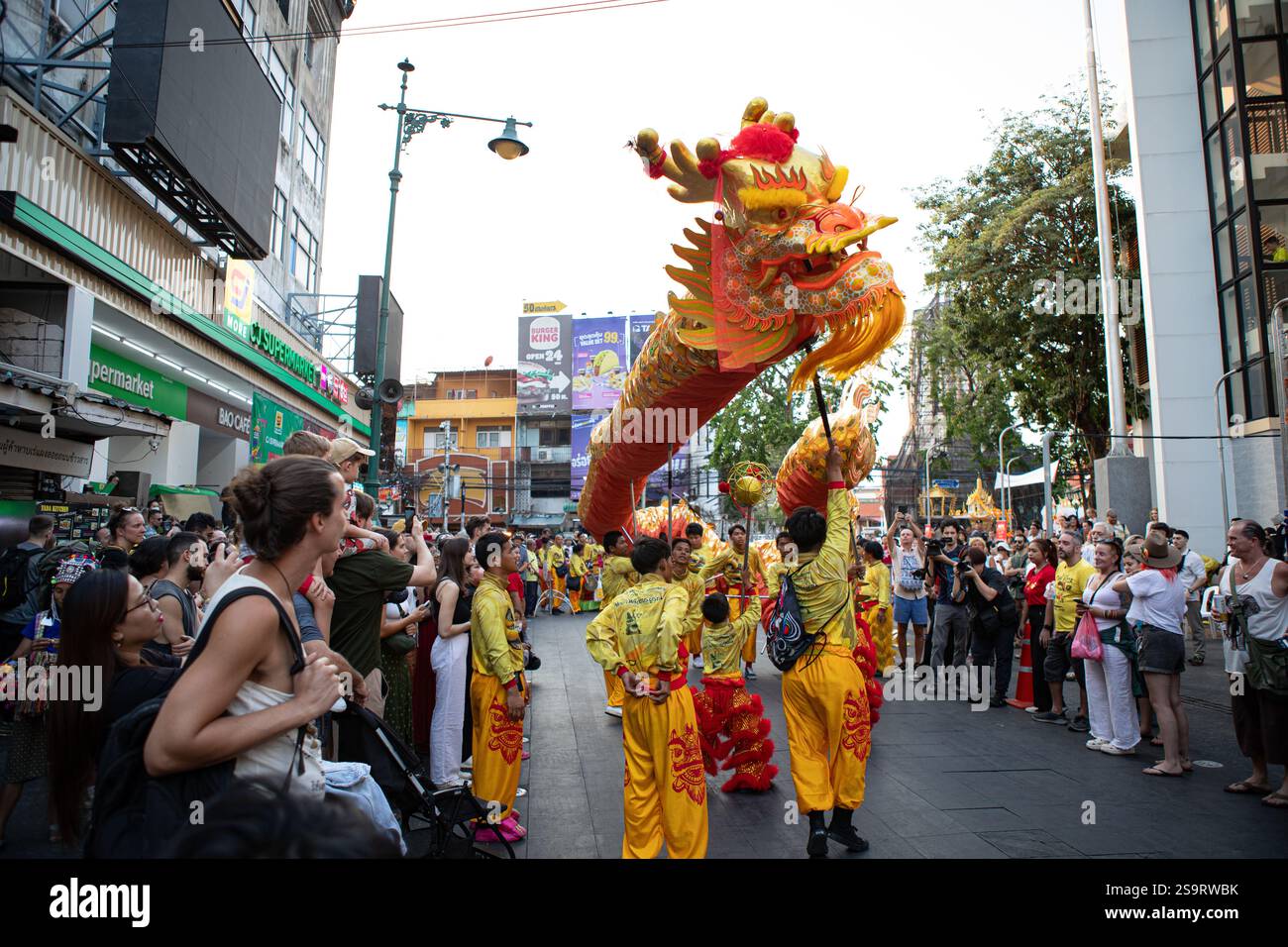 chinese new year bangkok dragon parade
