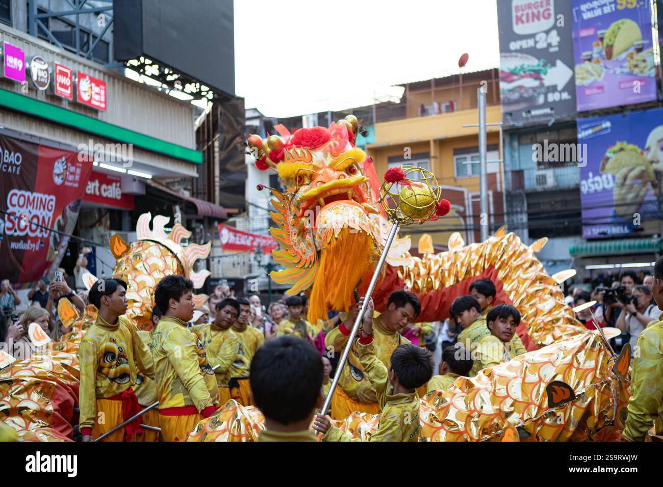 chinese new year bangkok dragon parade