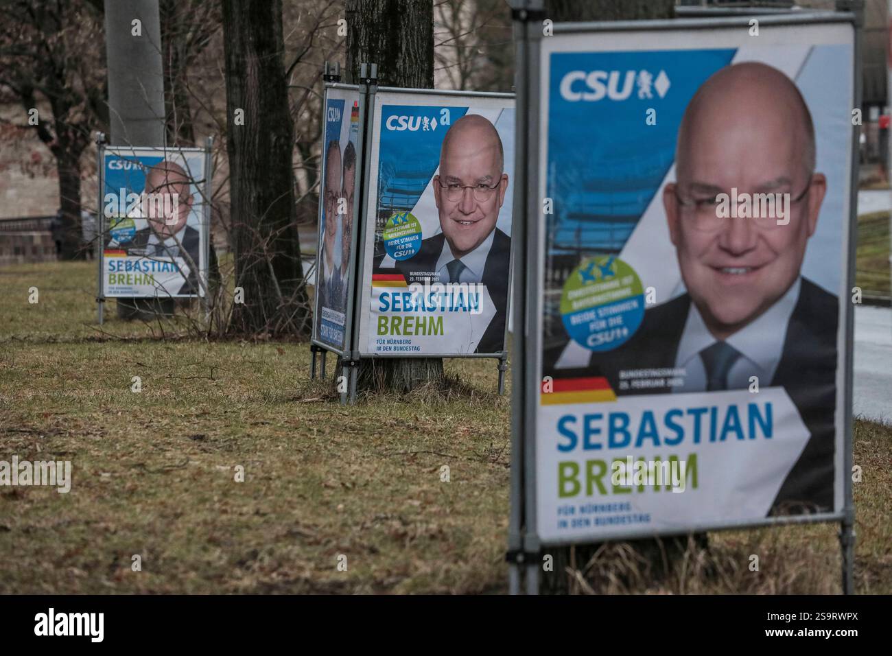 27.01.2025, Wahlplakate, Nürnberg: Wahlplakate zur Bundestagswahl 2025 ...