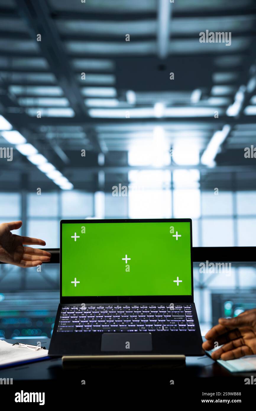 Data center green screen chroma hi-res stock photography and images - Alamy image.
