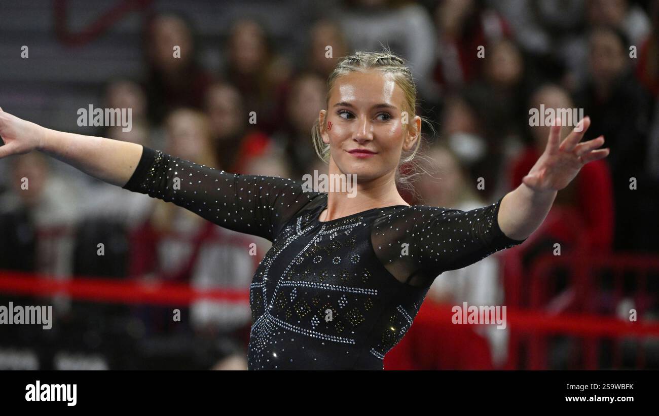 Denver gymnast Kiley Rorich competes on the floor during an NCAA ...